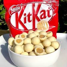 UK Kit Kat Ball White Chocolate - 140gm